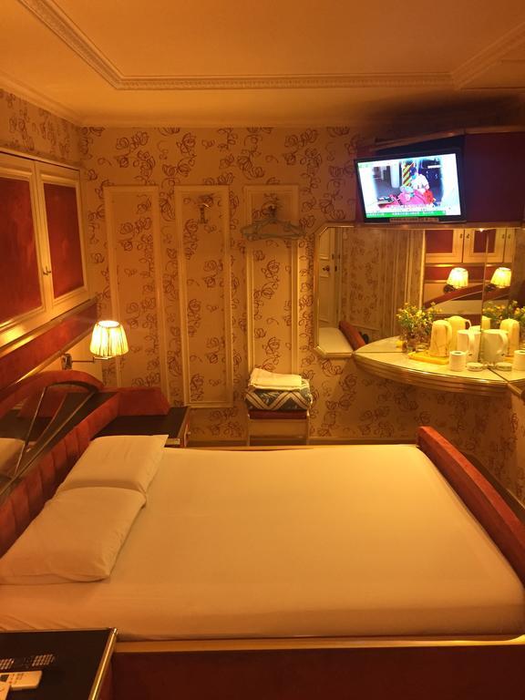 Pak Hop Guest house Hong Kong